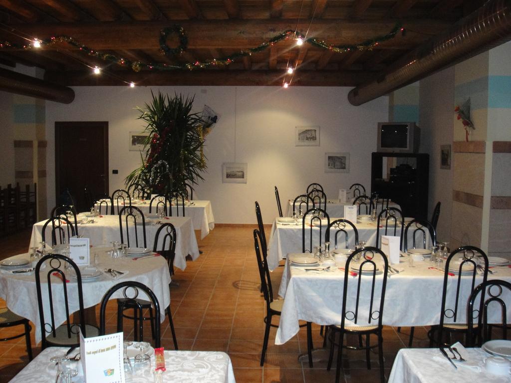 Agriturismo La Rasdora Porto Mantovano Ngoại thất bức ảnh
